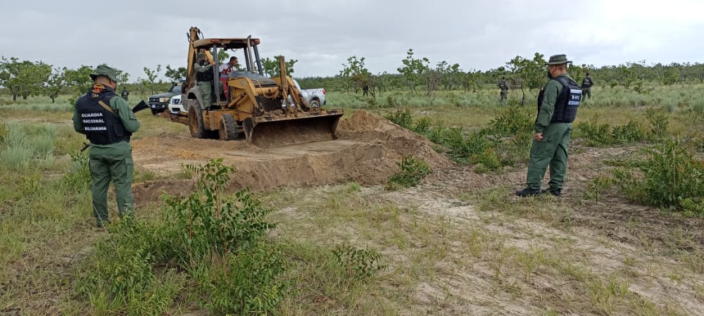 Obstaculizan pista clandestina y destruyen trochas usadas por Tancol en Anzoátegui y Monagas