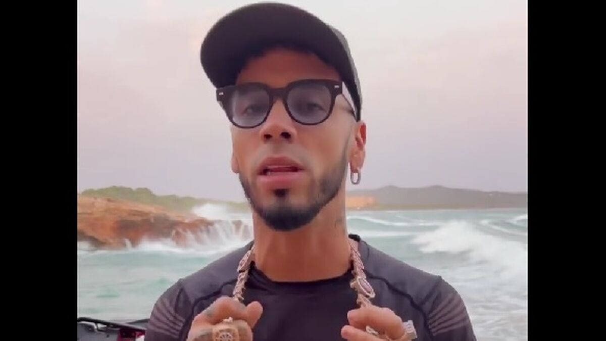 Anuel AA apareció con sorprenderte cambio radical que comienza a preocupar a su fanáticos