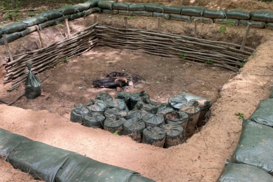 El misterioso búnker descubierto en los bosques de Míchigan fue construido por unos niños