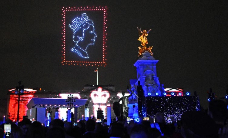 Siga EN VIVO el desfile festivo que da cierre a las celebraciones por el jubileo de la reina Isabel II