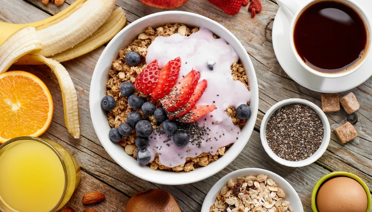 Cuál es la hora perfecta para desayunar si se busca bajar de peso