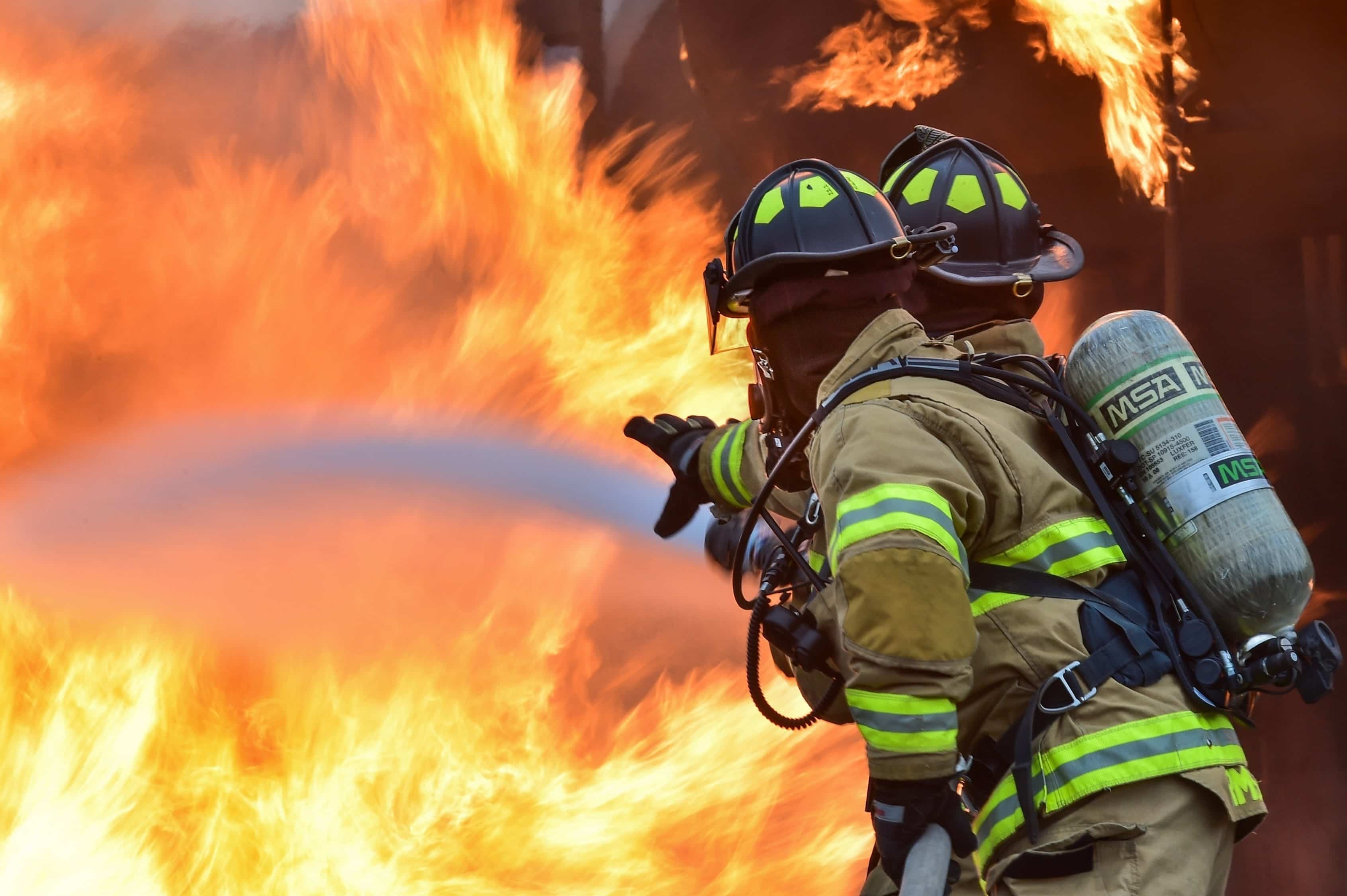 Un incendio en un mercado de materiales en el este de China causa al menos seis muertos