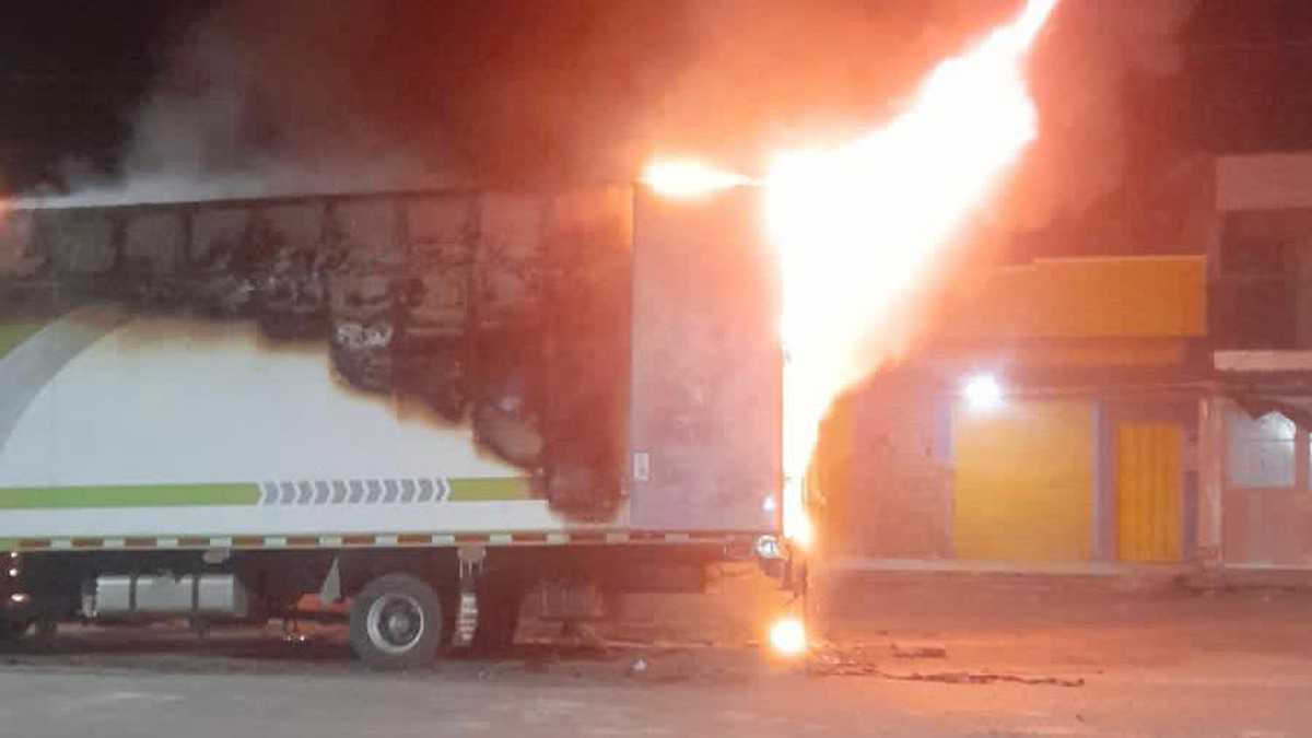 Atacan con explosivos estación de Policía en Colombia; tres uniformados resultaron con heridas