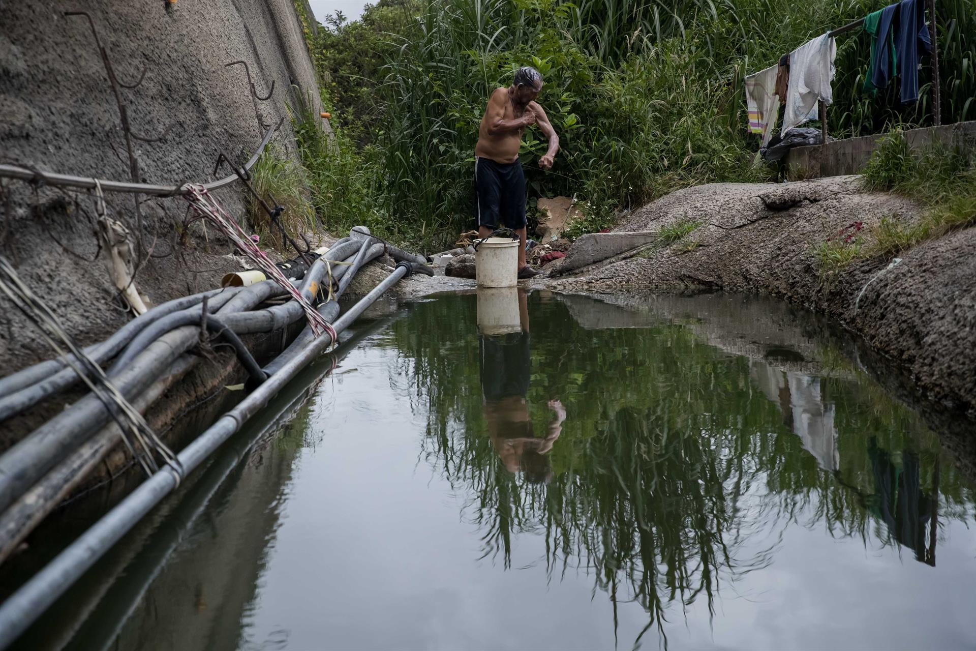 ¿Cómo agrava la contaminación el bajo tratamiento de las aguas residuales en Venezuela?