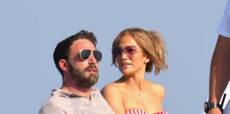 Captaron a Ben Affleck dormido en plena luna de miel con Jennifer López (FOTO)