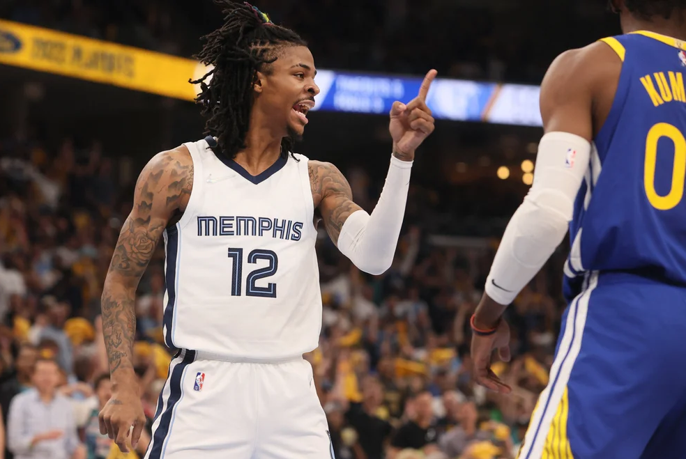 Grizzlies suspendieron a Ja Morant por aparecer en otro video con un arma