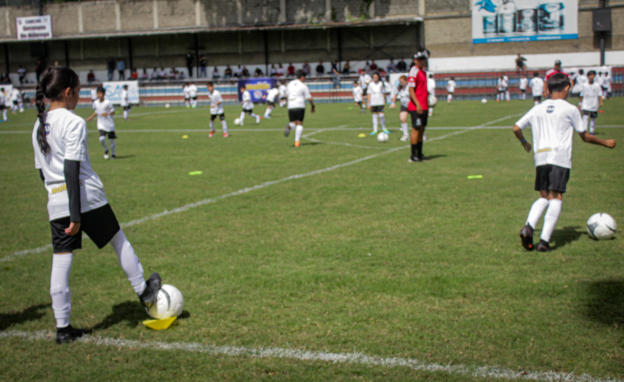 Las clínicas de la Fundación Real Madrid buscan impulsar el fútbol colegial en Venezuela (Video)