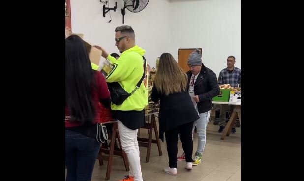 Más de 150 familias venezolanas beneficiadas tras entrega de alimentos en Argentina (Video)