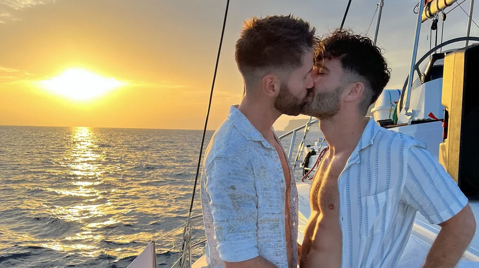 Pareja gay dejó todo para recorrer el mundo y ser influencers de turismo Lgtbiq+