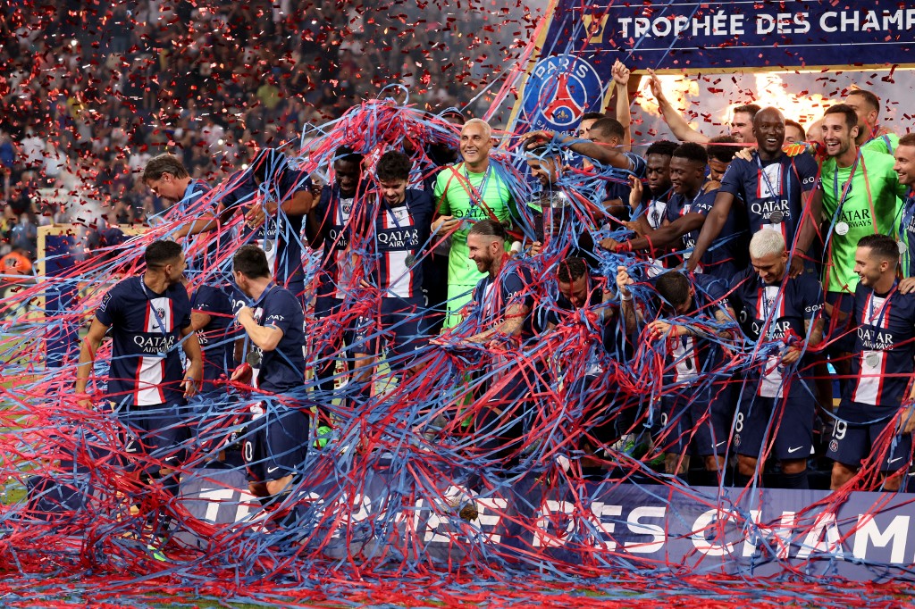 Messi y Neymar dan el Trofeo de Campeones y hacen soñar al PSG