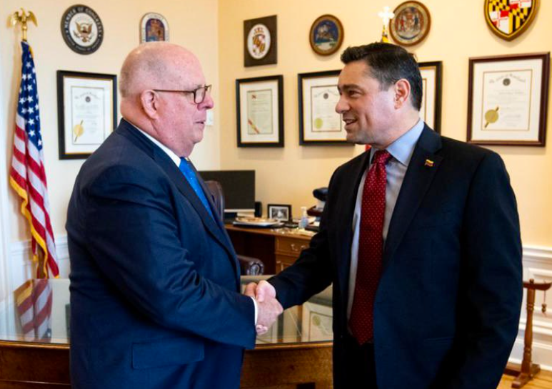 Vecchio sostuvo reunión con el gobernador de Maryland sobre la crisis humanitaria