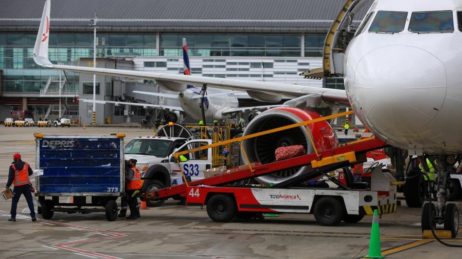 La angustia se apoderó de los pasajeros durante un vuelo a Bogotá por falla en uno de los motores (VIDEO)