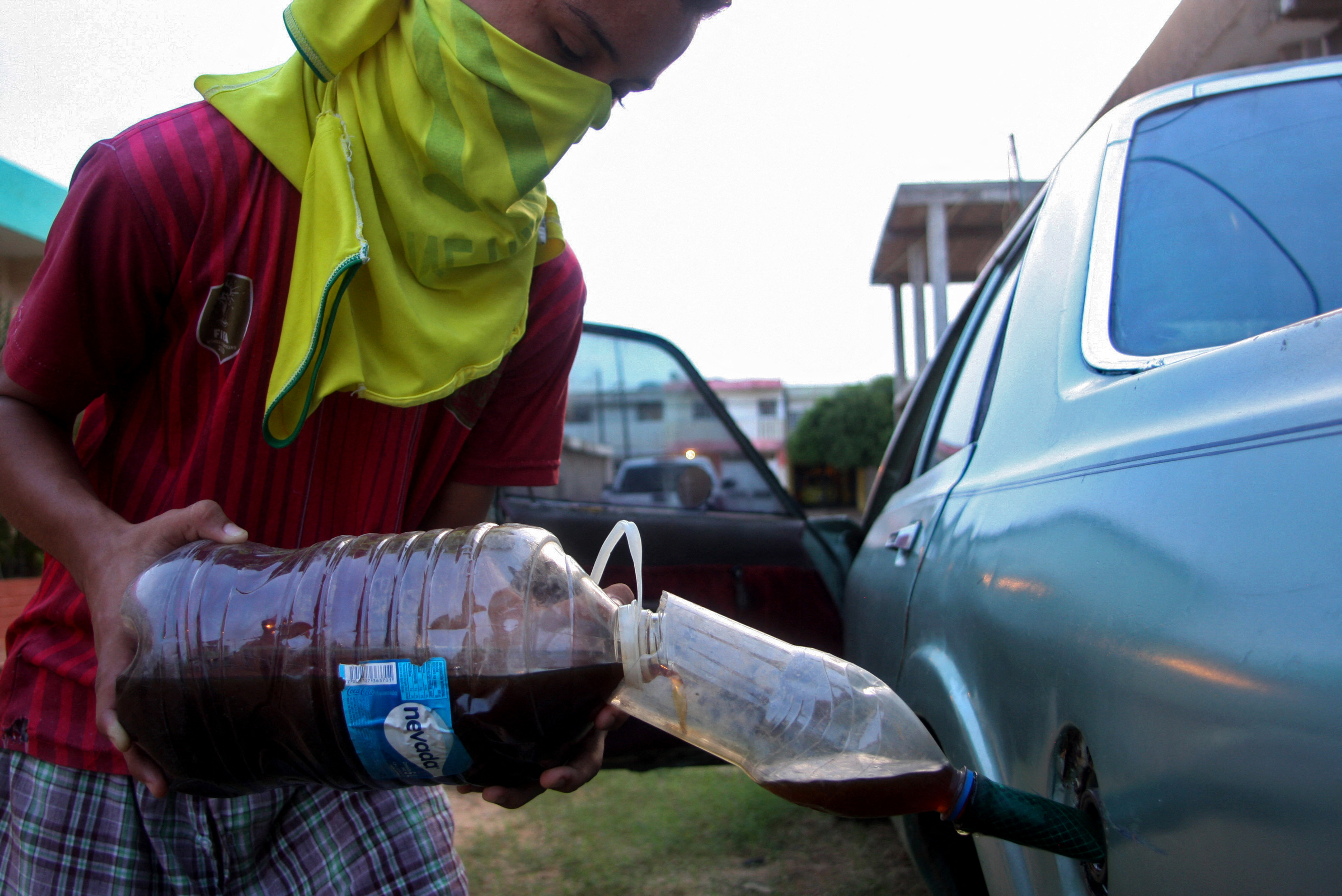 Detenidos por llevar más de dos mil litros de gasolina escondidos en sacos en Lara