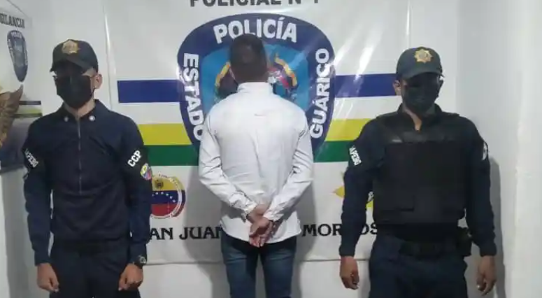 Cobraba 4 mil dólares para “beneficiar” a detenidos en Guárico… y lo agarraron in fraganti