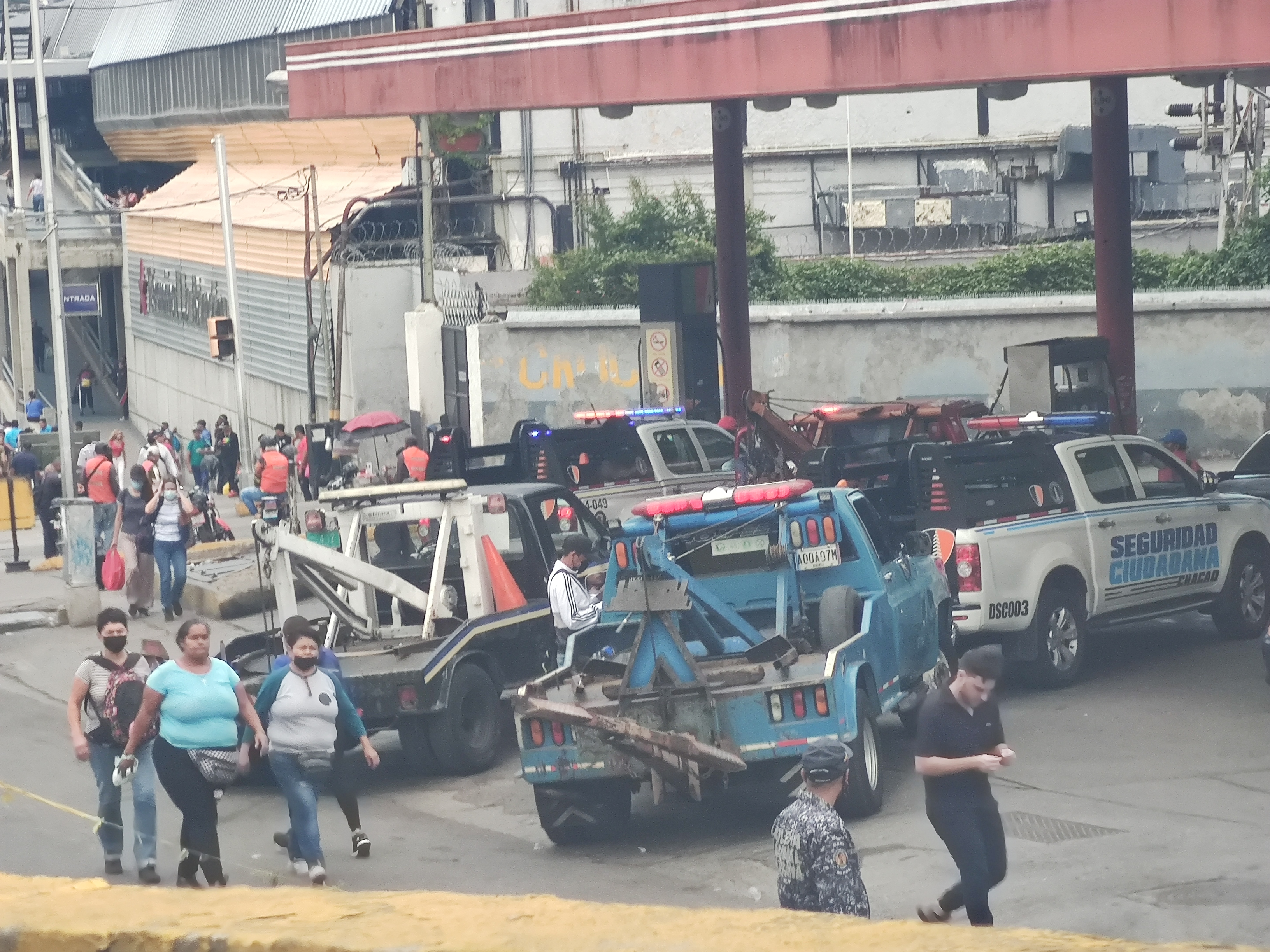 Denuncian que la gasolina destinada a PoliChacao se la dan a grúas y vehículos particulares (Fotos y anexos)