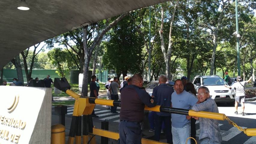 Trabajadores de la UCV protestaron en rechazo al instructivo Onapre #8Ago (VIDEOS)