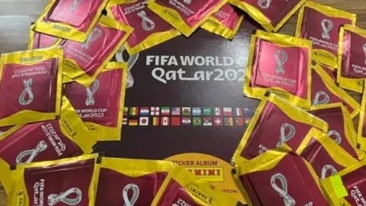 El increíble gesto de un hombre que no podía comprarle el álbum del Mundial de Qatar a su hijo