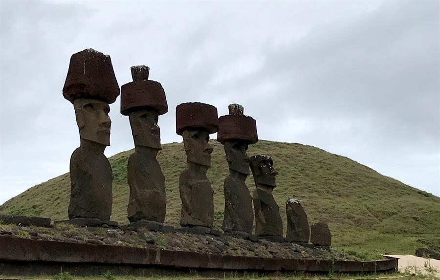 Los primeros turistas vuelan a la Isla de Pascua tras más de dos años de cierre