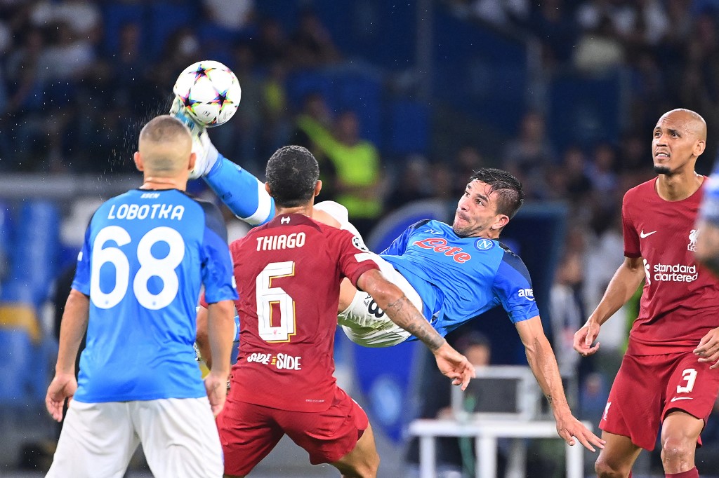 Napoli le pasó por encima a un Liverpool irreconocible en la Champions