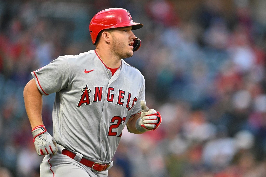 ¡On fire! Mike Trout llegó a siete juegos seguidos con jonrón y quedó a uno del récord de MLB (Video)