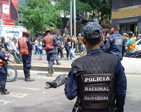 Fallece una mujer tras ser arrollada en la Av Urdaneta frente a la Plaza la Candelaria #29Sep (VIDEO)