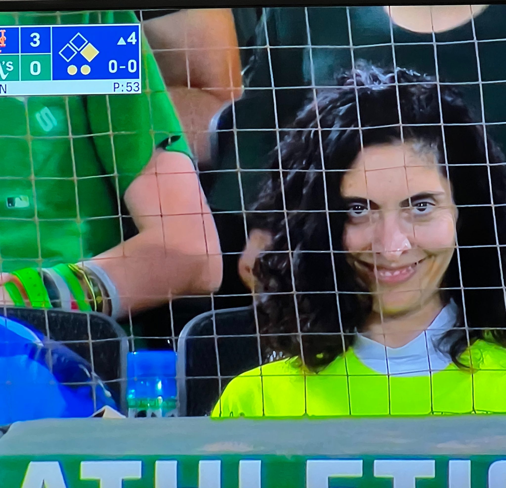 De terror: Captan a espectadores en estadios de MLB inmóviles durante horas y con sonrisas macabras (VIDEOS)