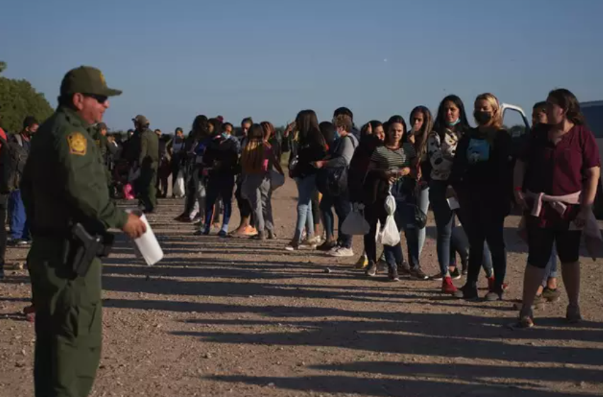 Cancelado un vuelo con migrantes que se dirigía a la residencia de verano de Joe Biden