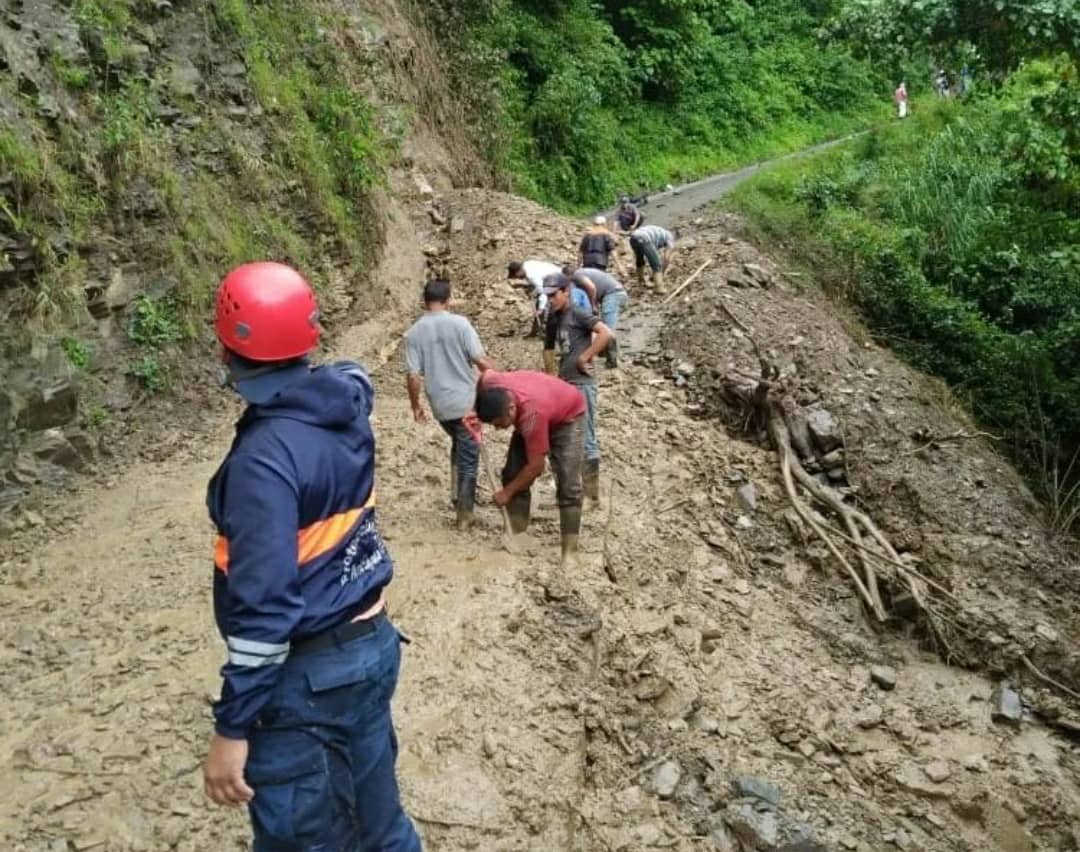 Lluvias provocaron el colapso de arterias viales en Mérida (FOTOS)