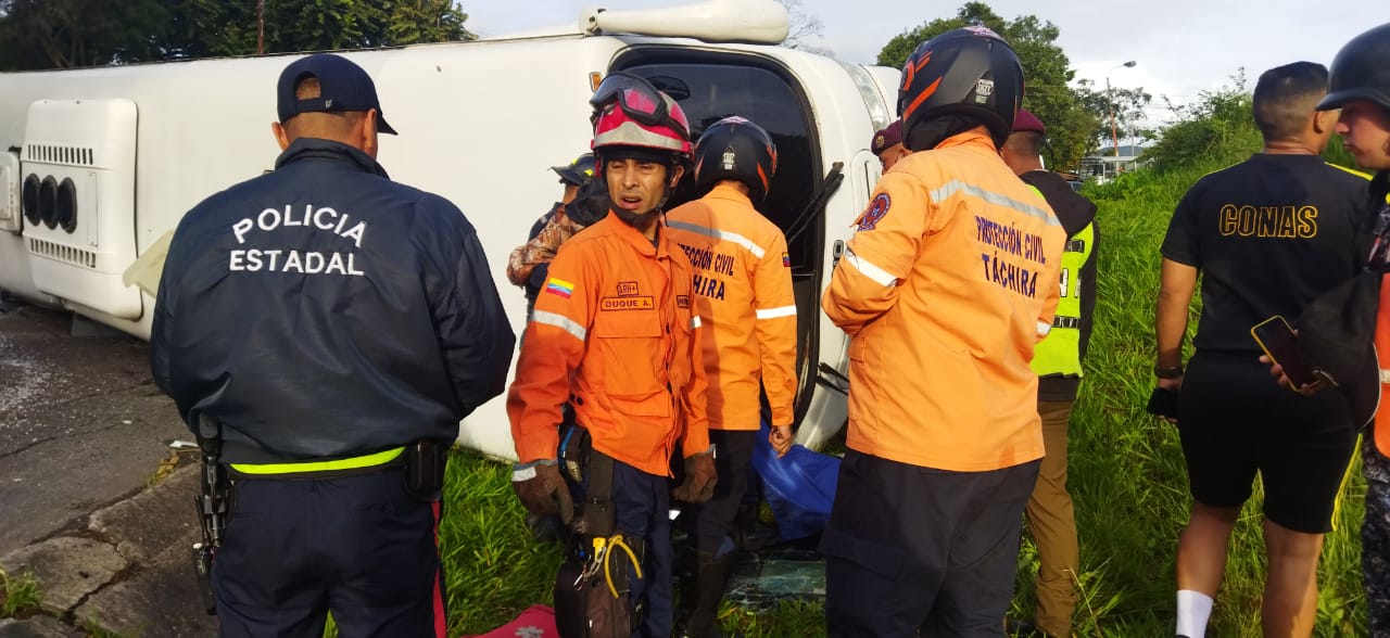 Radióloga falleció en volcamiento de unidad de transporte cuando se trasladaba a su lugar de trabajo en San Cristóbal