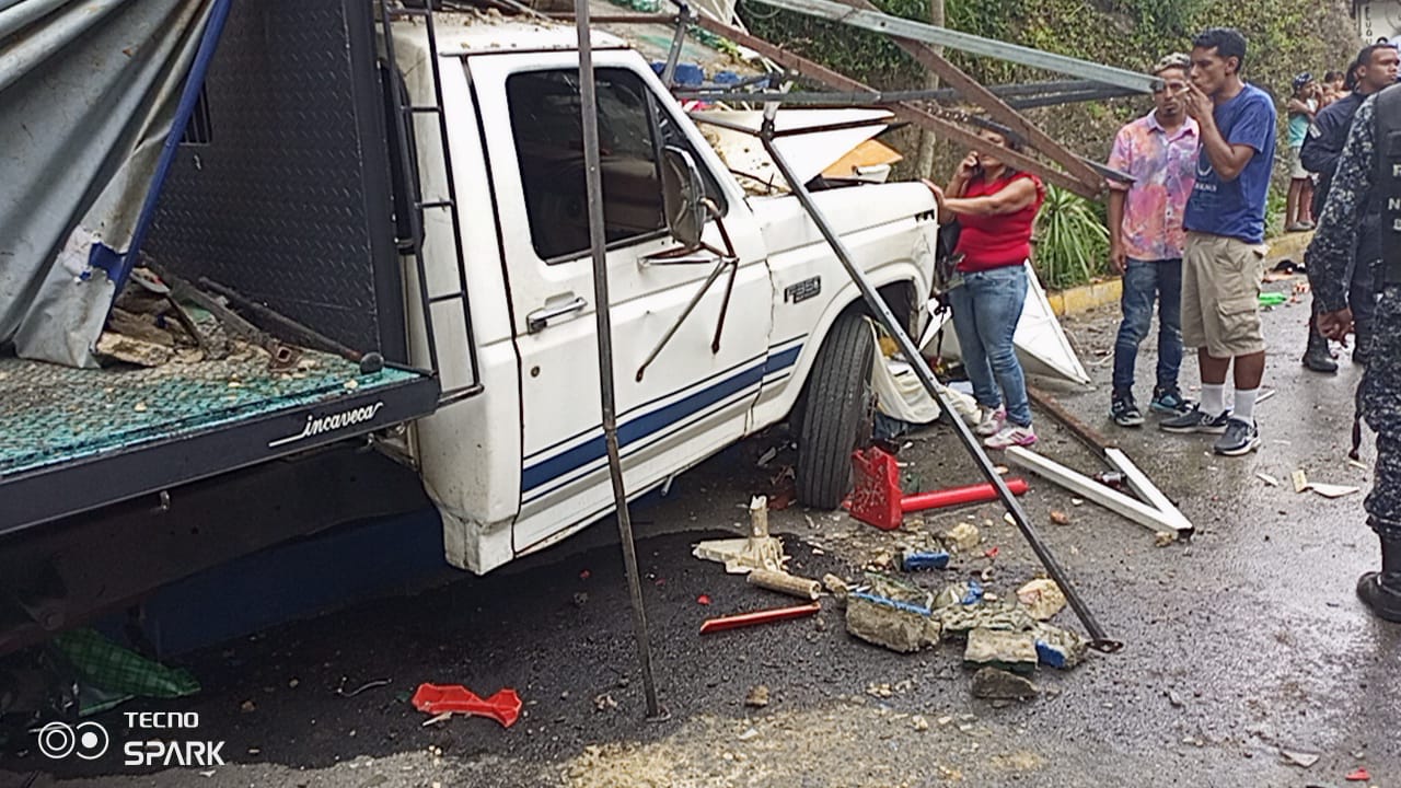 Accidente en La Vega deja un muerto y tres heridos (Video)