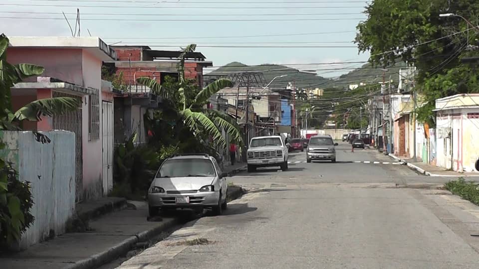 Ni agua de lluvia pudieron recoger vecinos de la refinería Puerto La Cruz