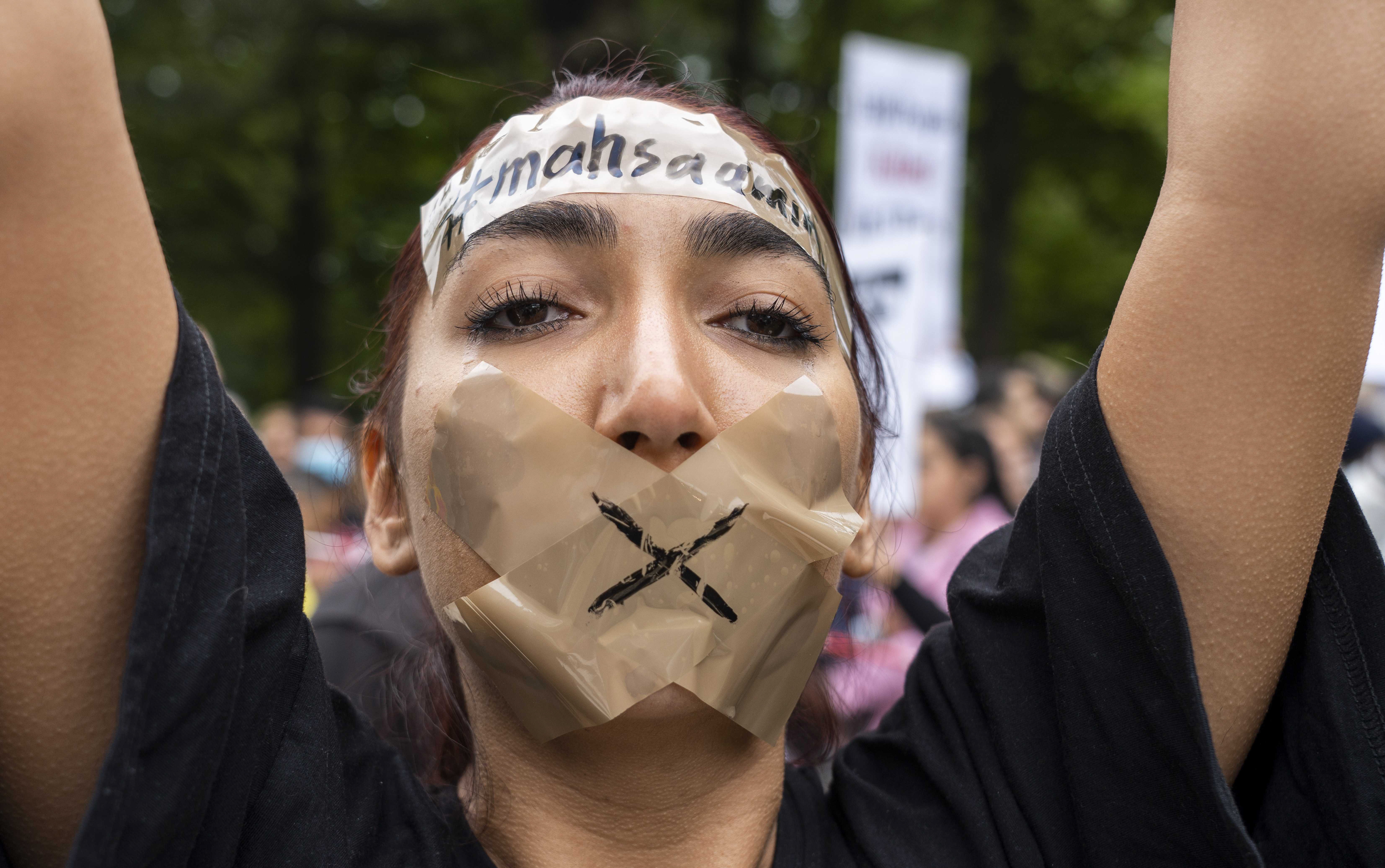 Irán silencia las protestas por la muerte de Mahsa Amini