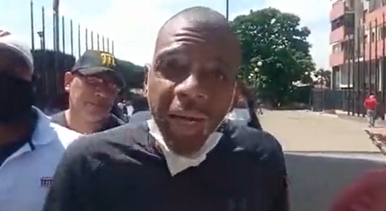 Trabajador llamó a los venezolanos a marchar hacia Miraflores para reclamar sus derechos (Video)