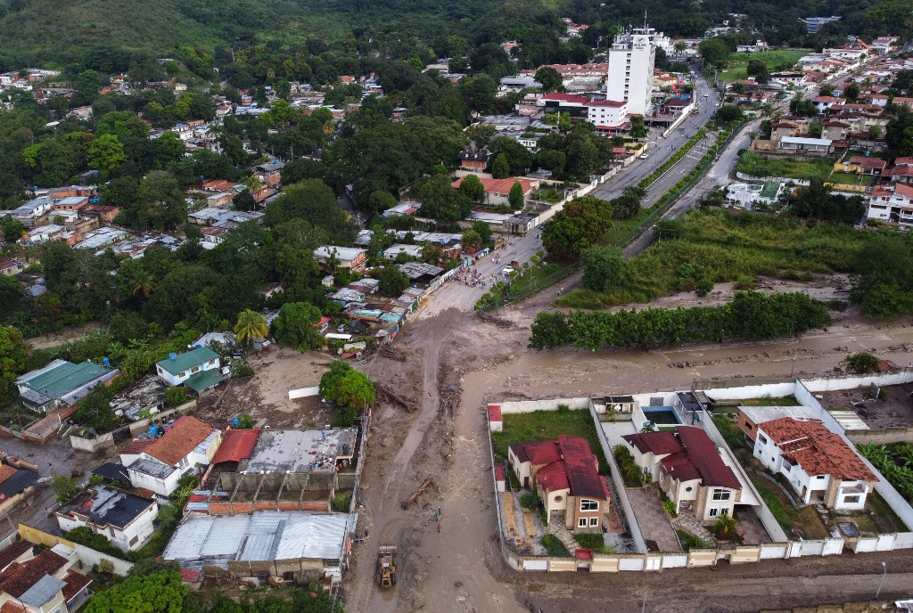 Las IMÁGENES AÉREAS un día después de que las intensas lluvias provocaran un deslave en El Castaño