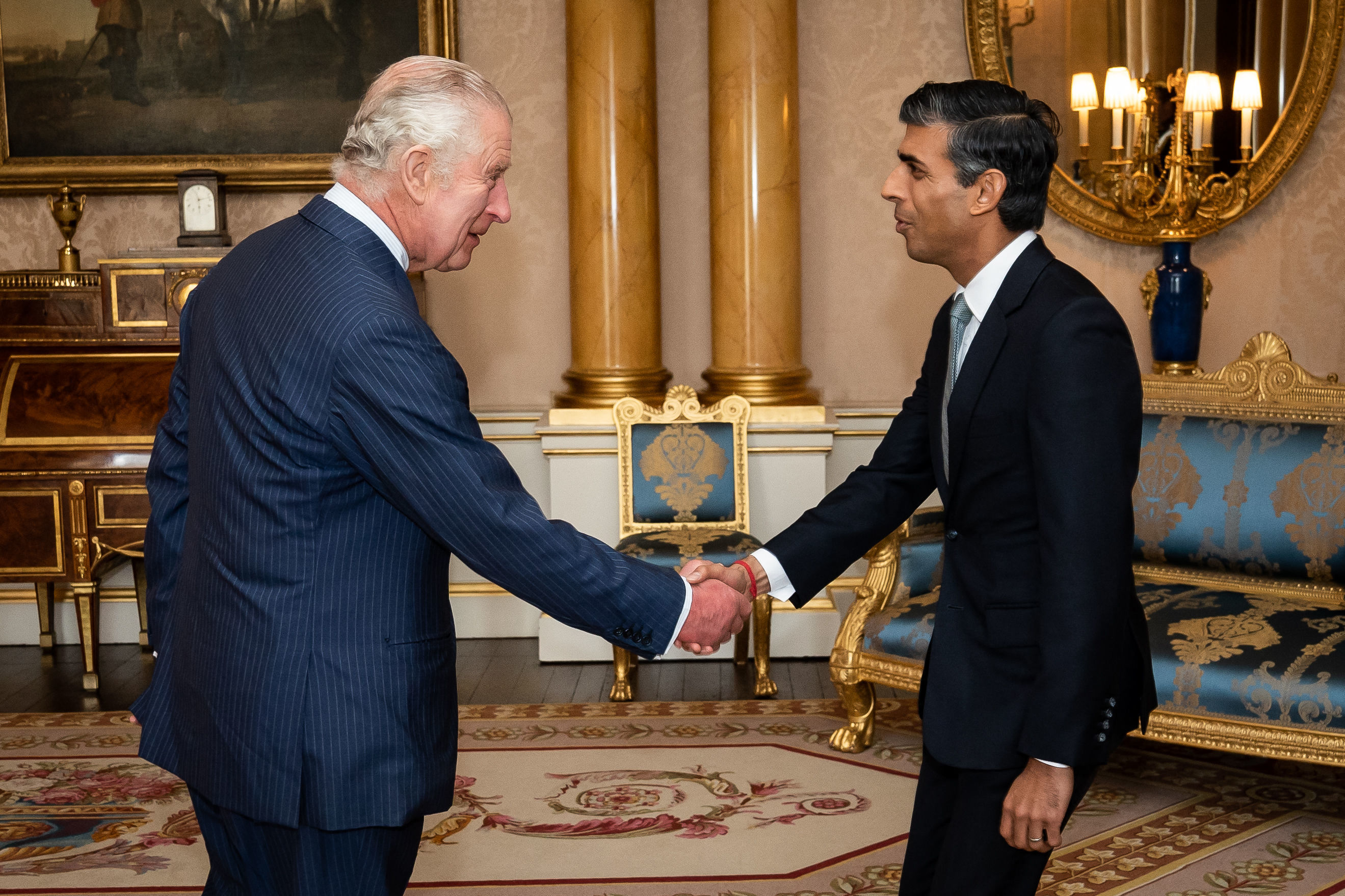 Rishi Sunak es nombrado primer ministro británico por el rey Carlos III