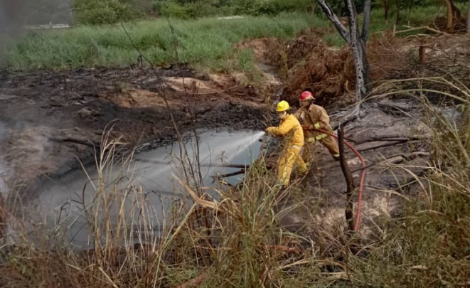 En llamas oleoducto en Anzoátegui por presunto incendio forestal