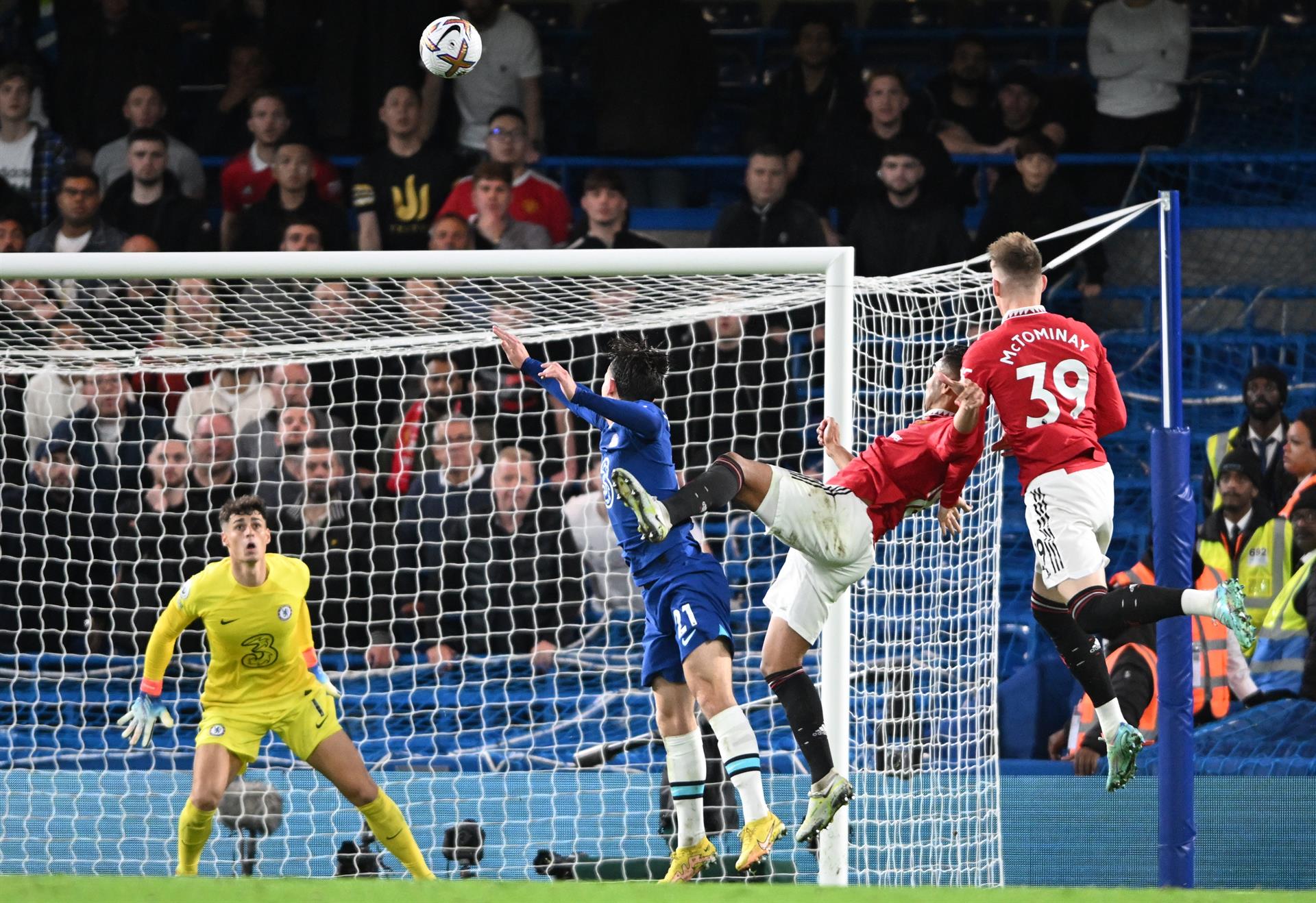 Casemiro salió al rescate y evitó la derrota del Manchester United ante el Chelsea