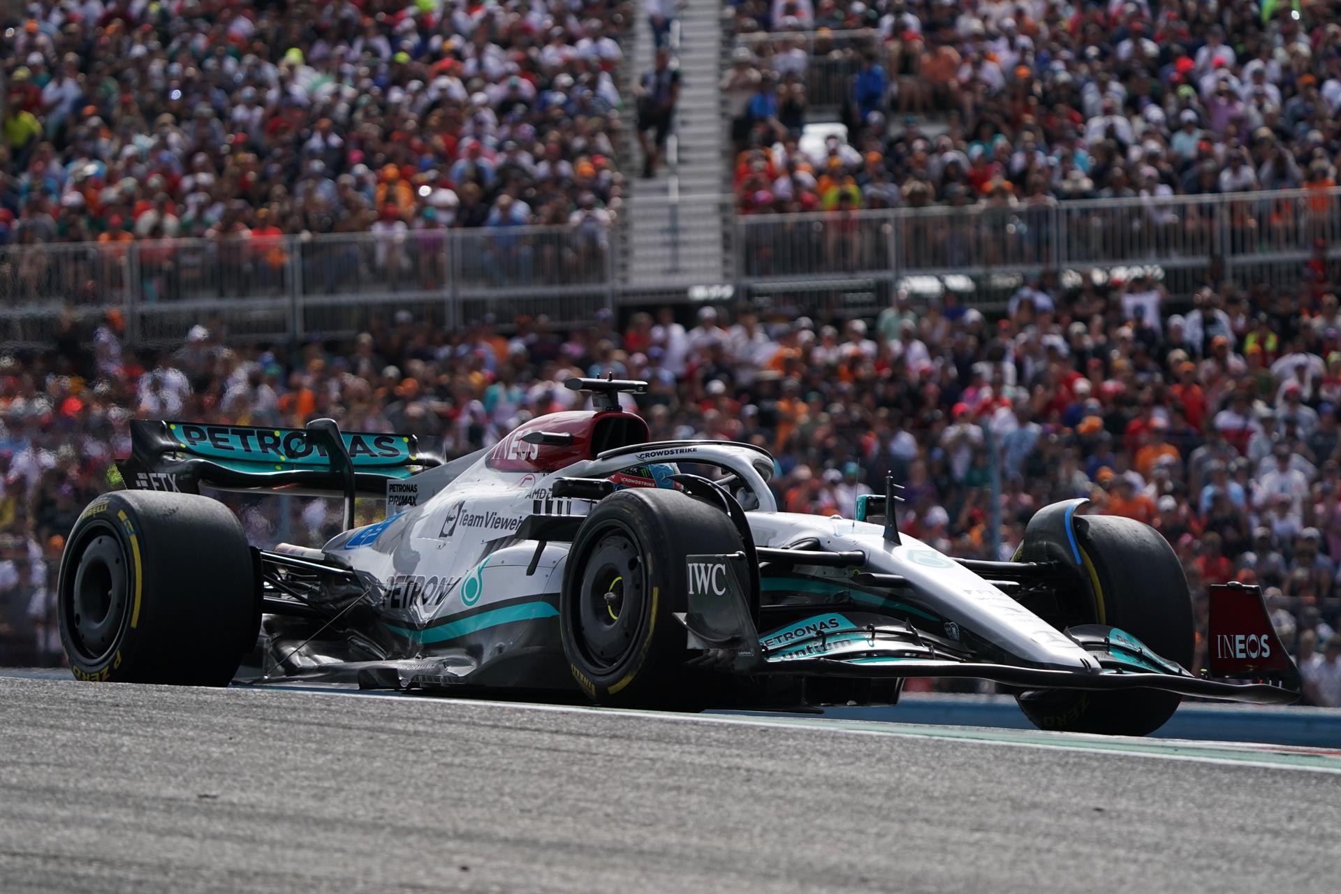 Carlos Sainz y George Russell, los mejores en primeras prácticas del Gran Premio de México