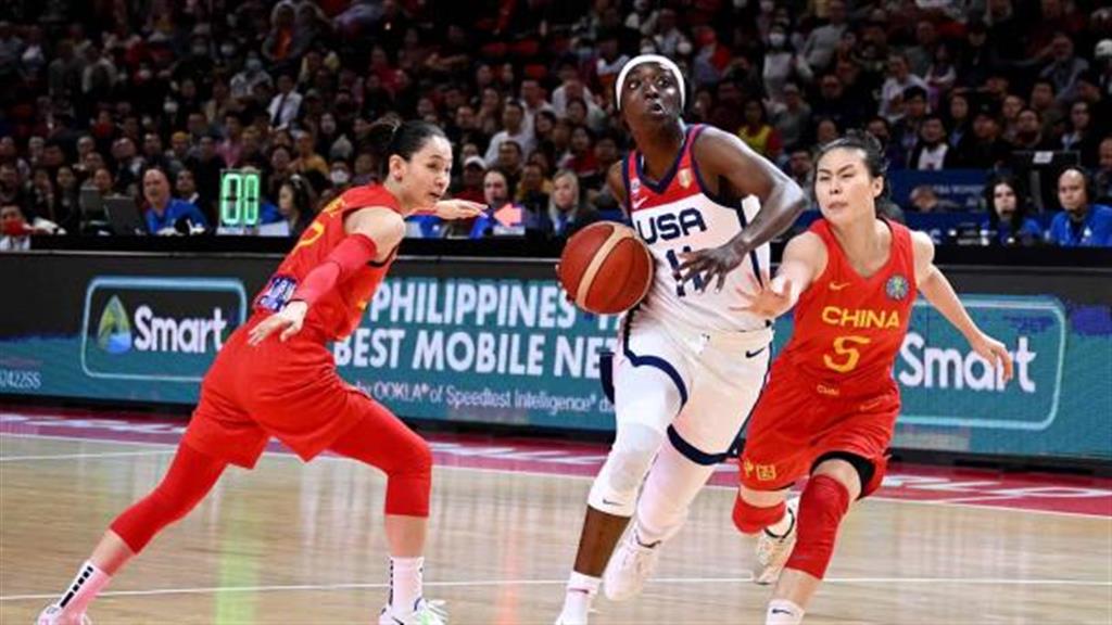 EEUU aplasta a China y extiende su reinado en el básquet femenino