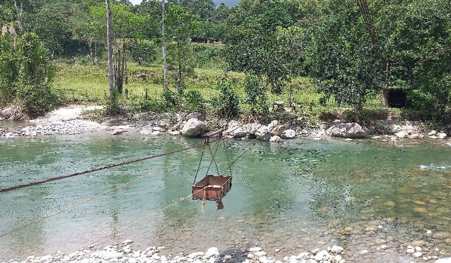 Tienen 24 años esperando que el chavismo cumpla su promesa: un puente para cruzar el caño La Chigüira en Barinas