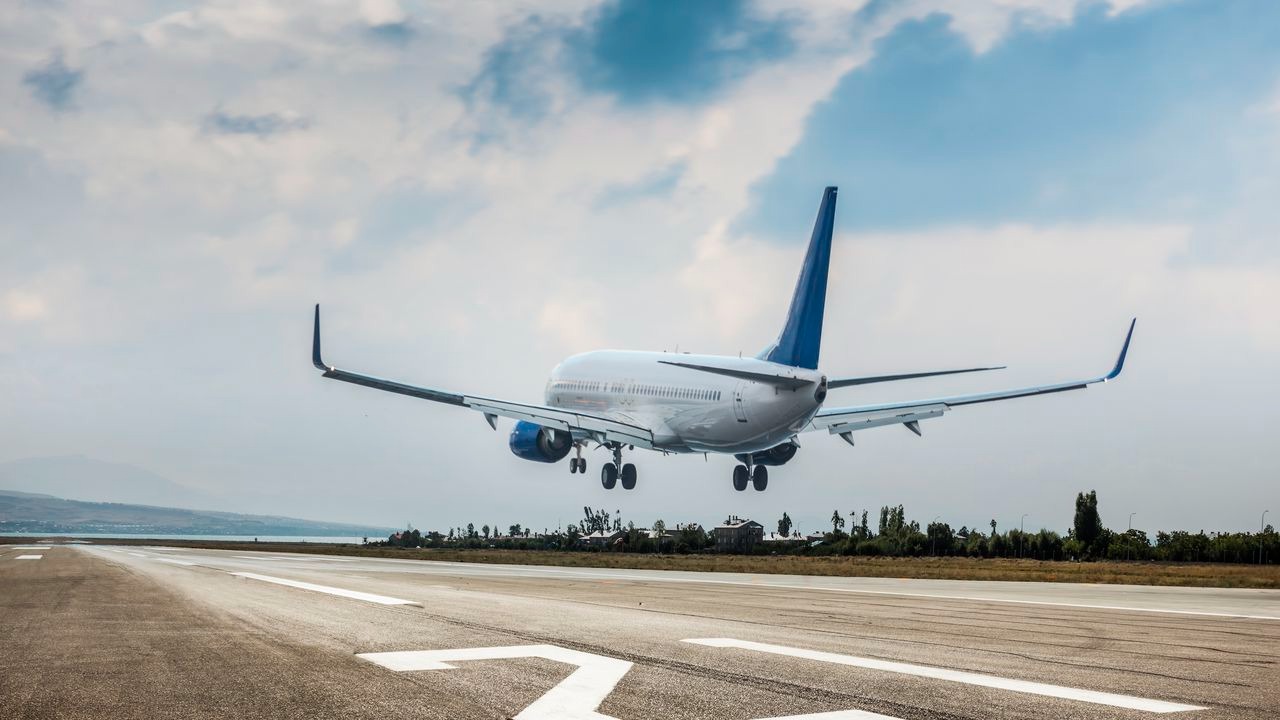 ¿Sabes qué nacionalidad tiene un niño que nace en un avión?