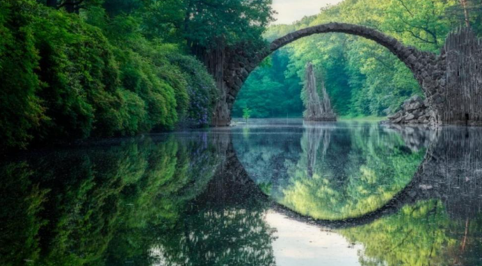 El misterioso puente del diablo por el que está prohibido caminar (Fotos)