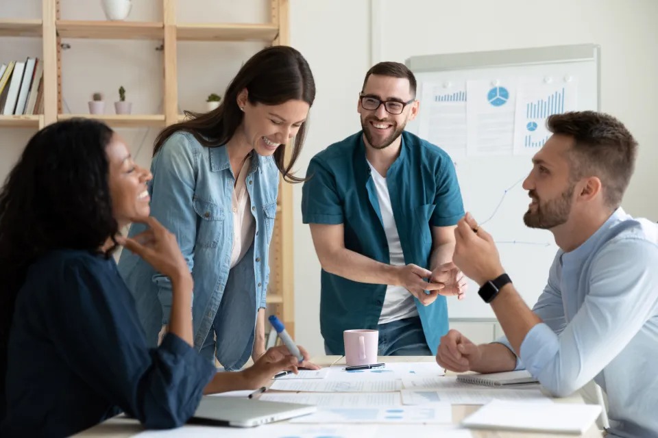 Cómo es trabajar en la empresa que hace más felices a sus empleados en EEUU