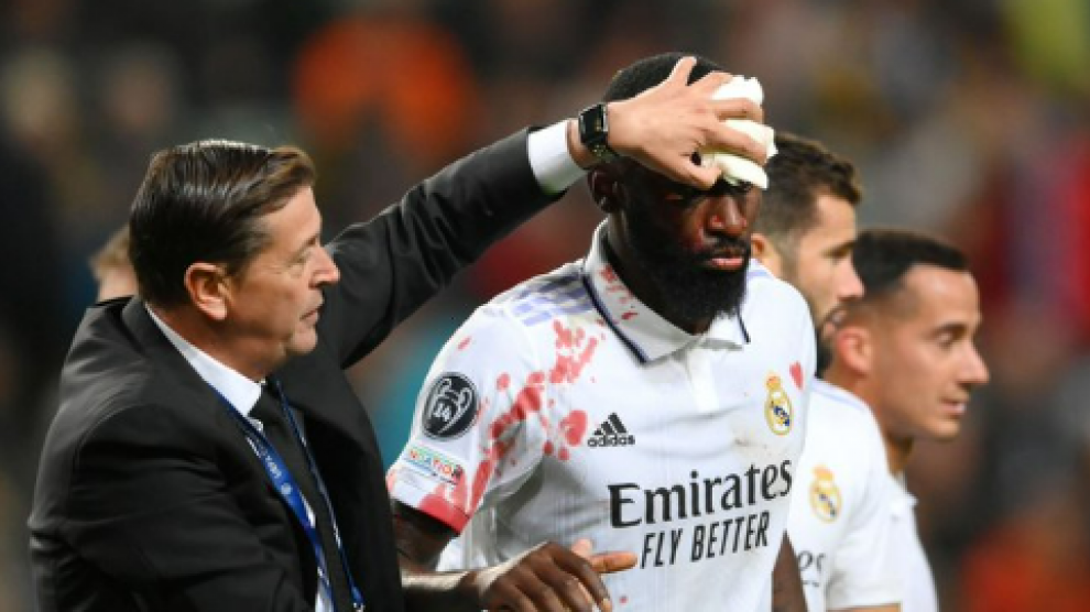 La curiosa mancha de sangre en la camiseta de Rudiger que “vuelve locos” a los madridistas