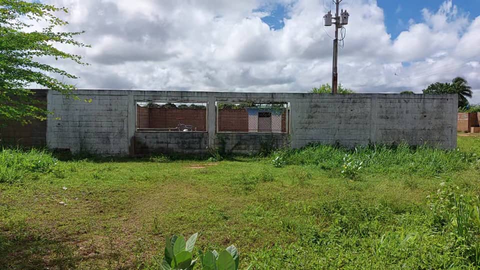 Habitantes de El Tigre pasan “las de Caín” para llenar tambores de agua