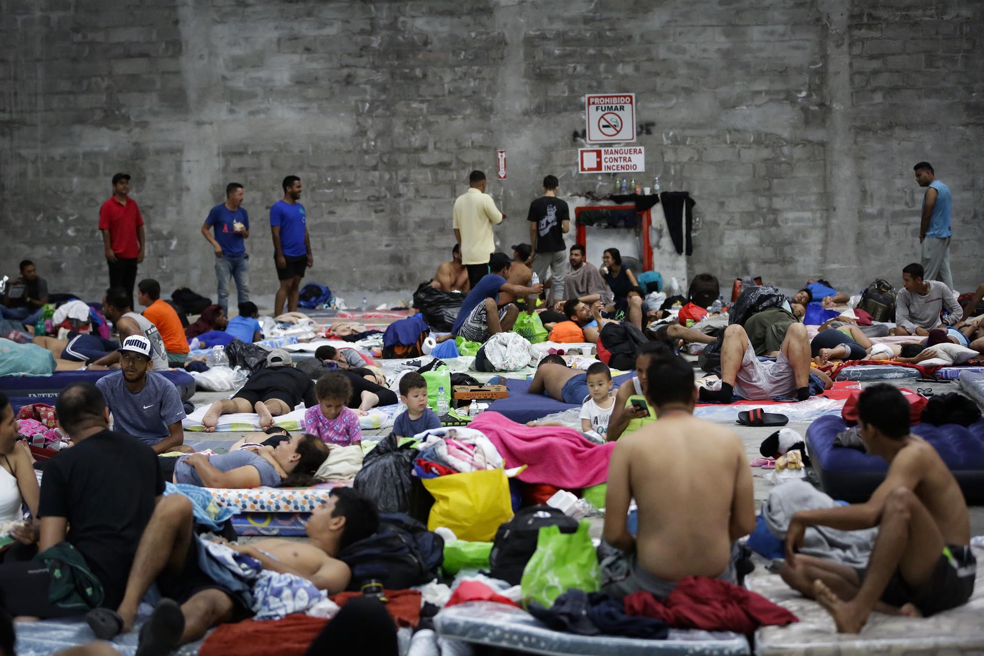 Migrantes que buscan volver a Venezuela siguen llegando a albergue en Panamá (Fotos)