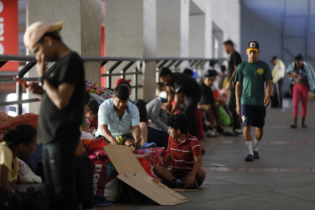 Agobiados en la selva del Darién, migrantes venezolanos mantienen la vista en EEUU (Fotos)