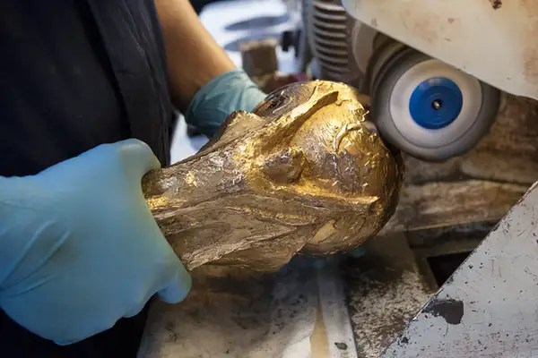 El lugar secreto donde se fabrica la Copa del Mundo