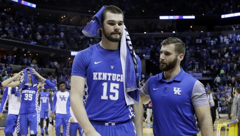 El basquetbolista Isaac Humphries reveló que es gay