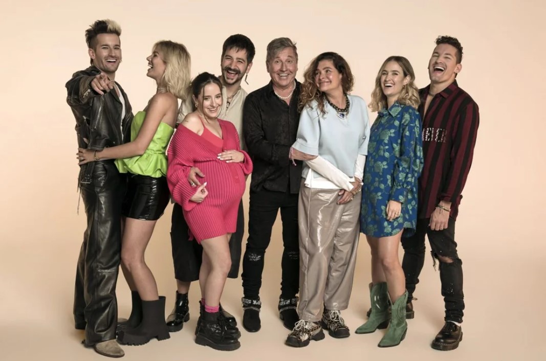 “Los Montaner”: Camilo y Evaluna se divierten contestando sobre su familia en su llegada a Disney+